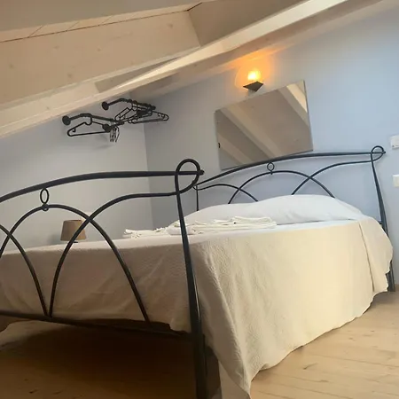 Casa Castellana 1 E Casa Castellana 2 Διαμέρισμα Sala Comacina