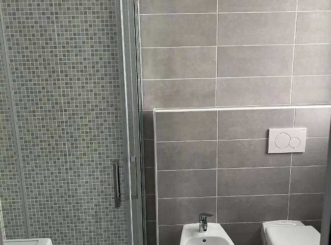 Casa Castellana 1 E Casa Castellana 2 Sala Comacina