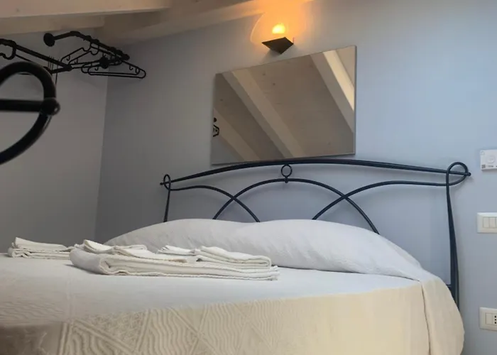 Casa Castellana 1 E Casa Castellana 2 * Sala Comacina